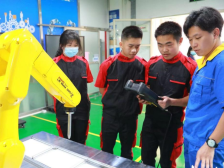 东莞市信息技术学校：产教融合深度培养复合型人才｜聚焦现场工程师培养