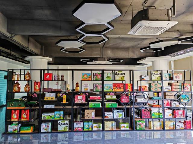 孵化园进驻企业产品展示。 孵化园进驻企业产品展示。