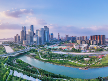 南方+记者写高考作文：世界之大何止模型，人生问答不是AI