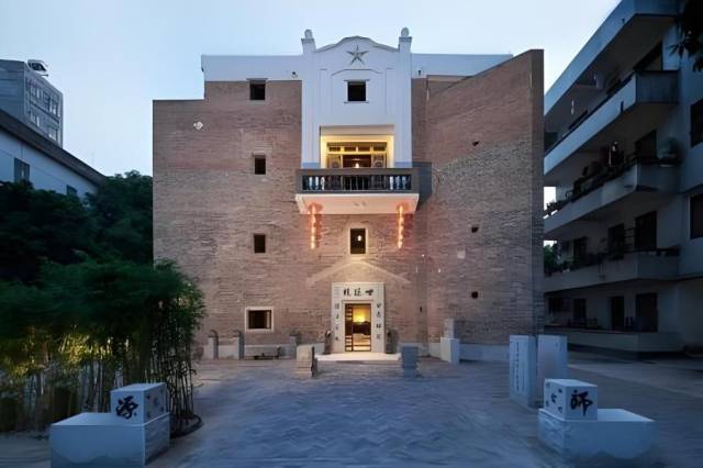 世德楼是粤西地区仅有的八角楼建筑形式的碉楼。