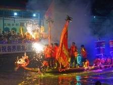 视频 | 前方夜龙出没！快来玩转“顺德欢乐龙舟”文化节