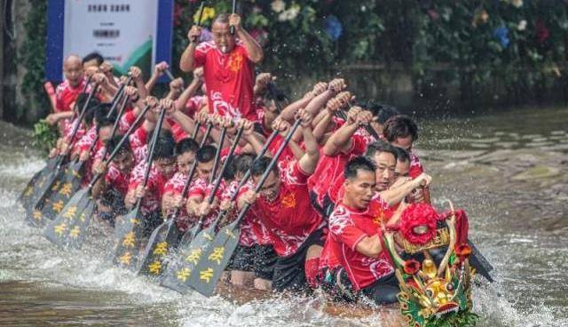 快评丨水上“村超”火出圈，龙舟经济何以乘风破浪