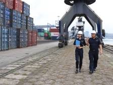 南方日报要闻｜深江“组合港”实施一周年，累计出口5.3万标箱