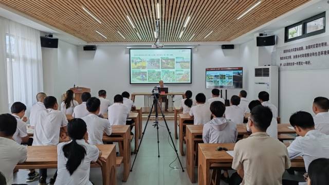 茂名乡村绿化有了新进展！“柏桥讲堂·云上课堂”乡村绿化管护专题培训班开班