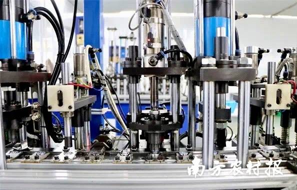 独山轴承产业园生产车间。