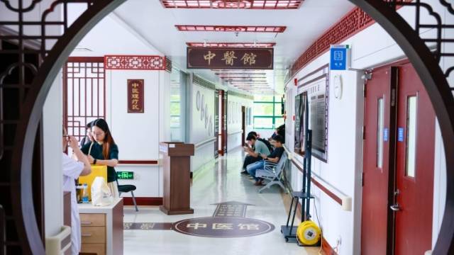 配备超300种中医饮片，中山市骨科医院中医馆开馆