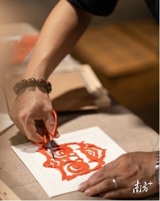 剪纸非遗体验。