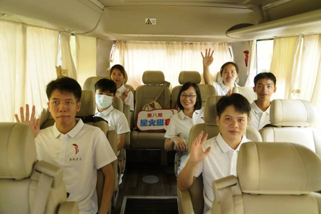 保利“星火班培训就业”部分学员。