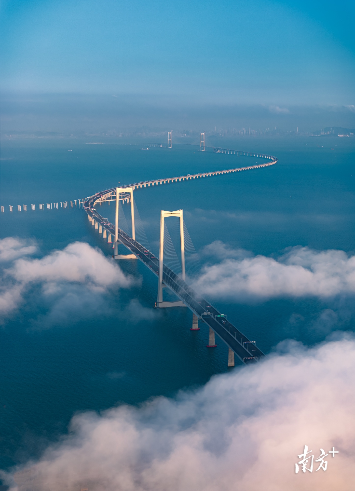 2024年2月4日深中通道平流雾。