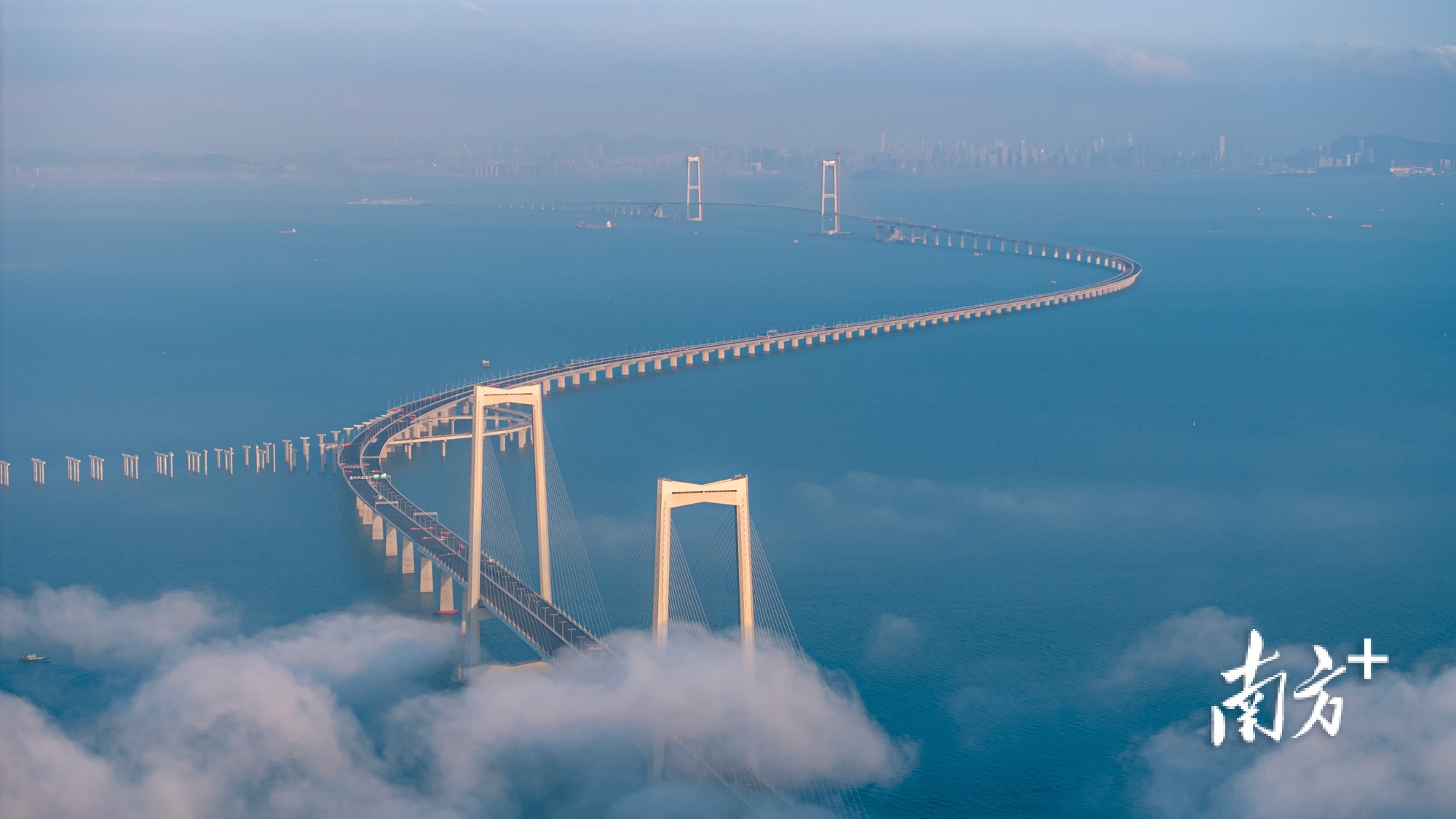 2024年2月4日已经全线贯通的深中通道全景。