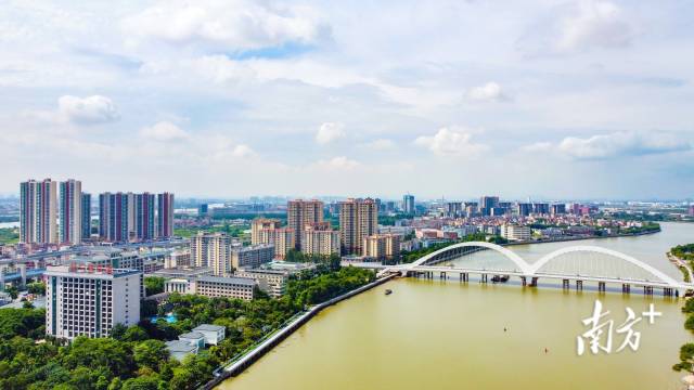 洪梅宣 水乡