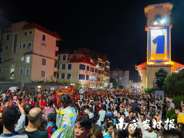 2024年连州市旅游文化季正式启动,现场人山人海。 2024年连州市旅游文化季正式启动,现场人山人海。