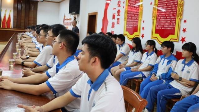 北大元培学院思政实践活动走进广东高州中学