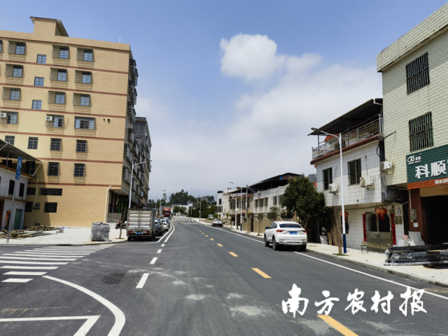 驻韶关翁源官渡镇工作队补上了六里社区人居环境短板。受访者供图