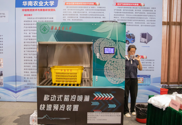 移动式蓄冷喷淋快速预冷装置。