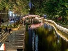 突出“月亮桥”夜意境，荔湾用“绣花功夫”织出人水和谐新画卷