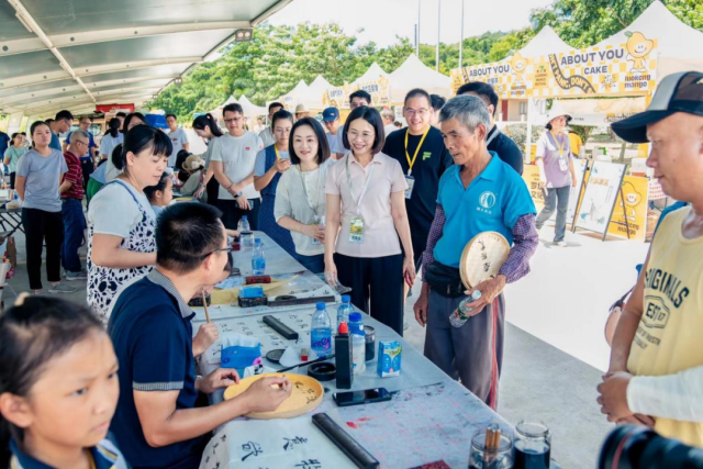 现场书法等互动关键排汇参会者立足段验。