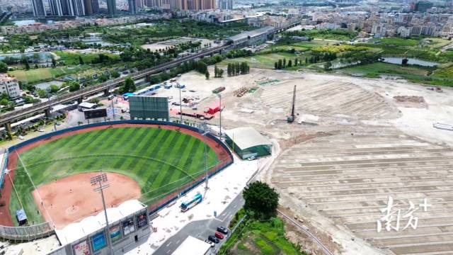 建设中的中山国际棒垒球中心。 建设中的中山国际棒垒球中心。