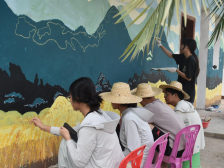 广州商学院“百千万工程”突击队深入兴宁罗岗：执青春画笔，绘就美丽乡村新图景