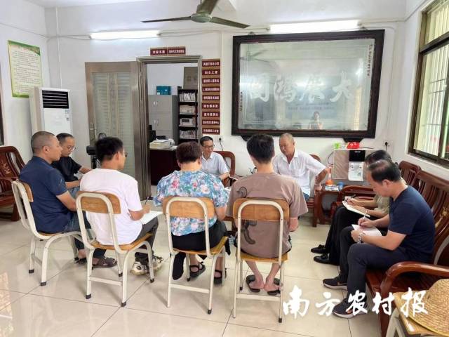 工作专班各小组下乡入户，做好实地调研和沟通引导。