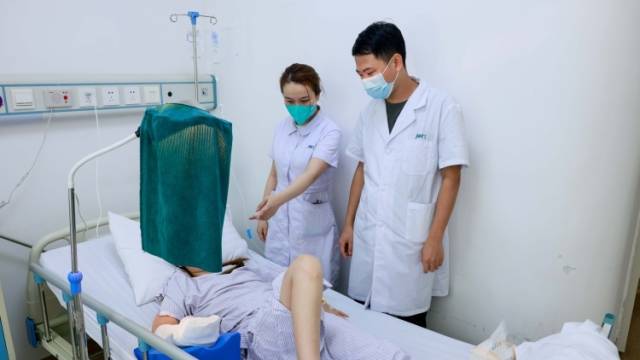 女孩断指重造！中山医生移花接木从脚趾取材