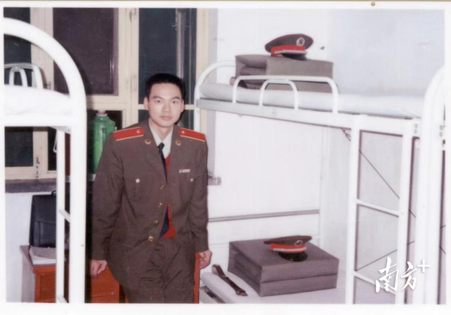 王凤俊在部队服役。 王凤俊在部队服役。