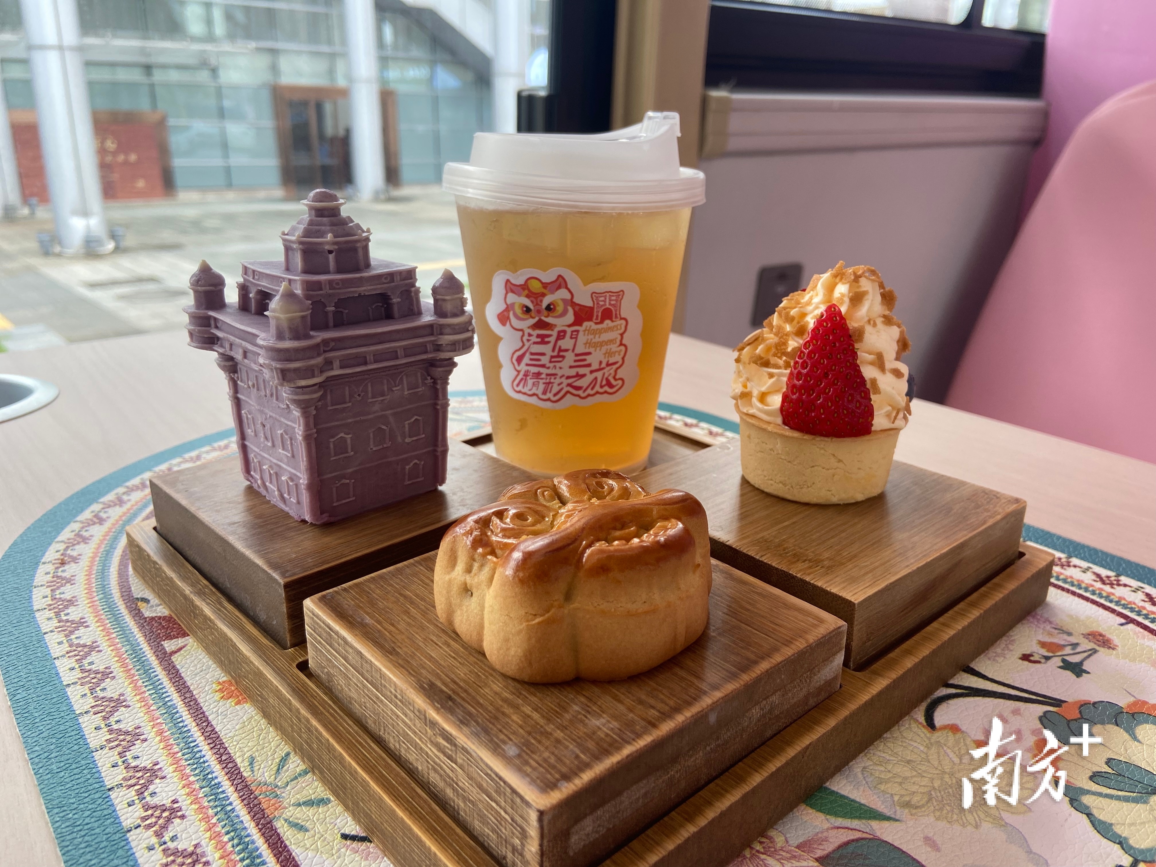 蓬江江海线下午茶套餐。 南方+ 任龙 拍摄