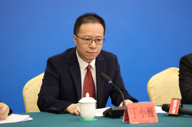 云浮市司法局党组书记丁小巍