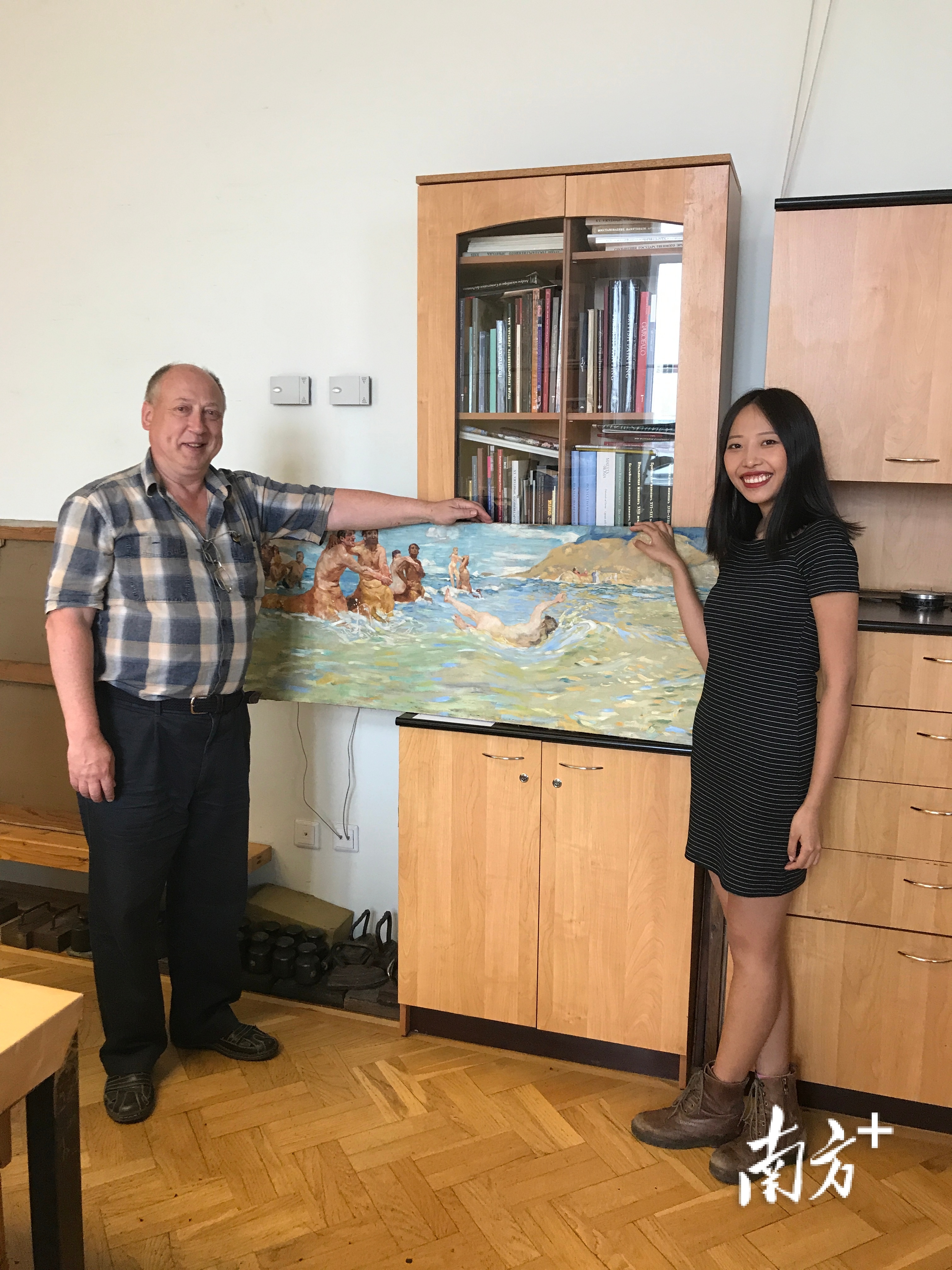 徐倩在冬宫油画修复工作室实习。受访者供图。 徐倩在冬宫油画修复工作室实习。受访者供图。