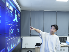 “铁人云”欧阳梓聪：“00后”接班初体验丨2024品质革命·创二代