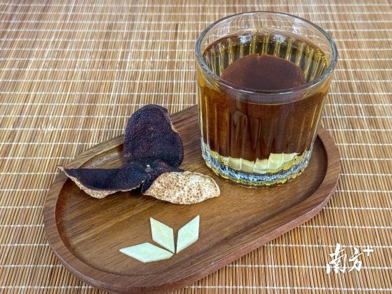 陈皮生姜水:温胃祛寒。