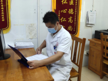 大岗镇卫生院黄世延：从检查到治疗，为患者精打细算