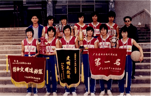 1984年，順德均安公社女子籃球隊榮獲全國農(nóng)民女子籃球賽“豐收杯”冠軍