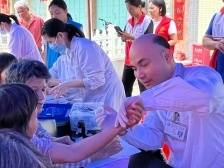 全力缓解病人疼痛，他的房间挂满了锦旗 | 韶关仁医