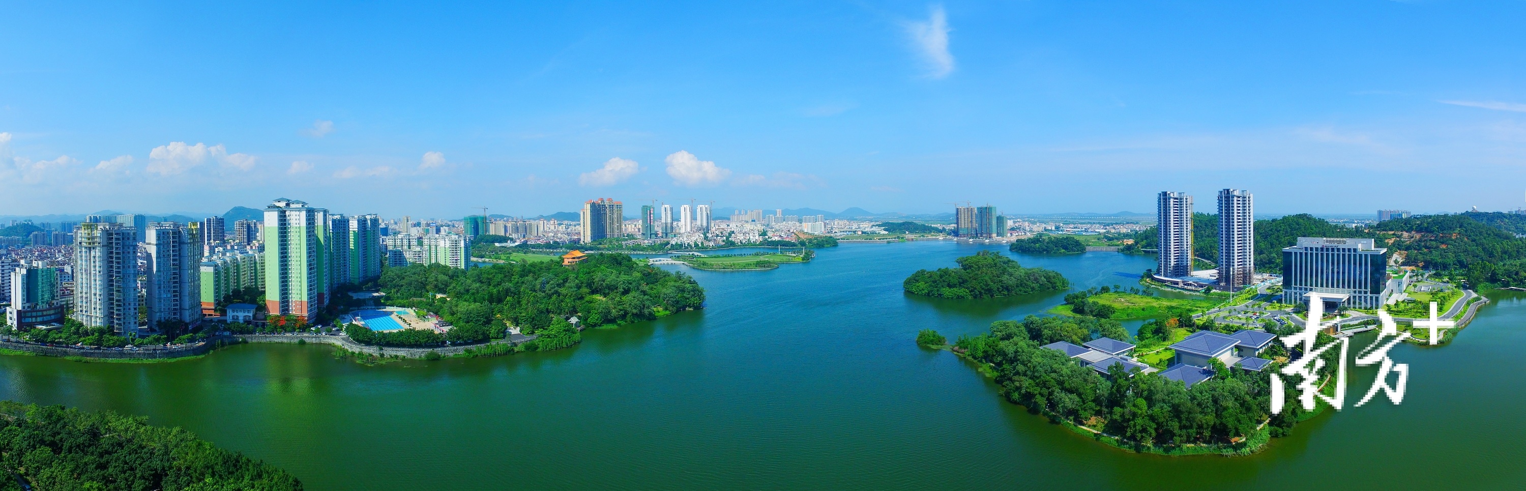 阳江“城市客厅”——市区鸳鸯湖公园。 