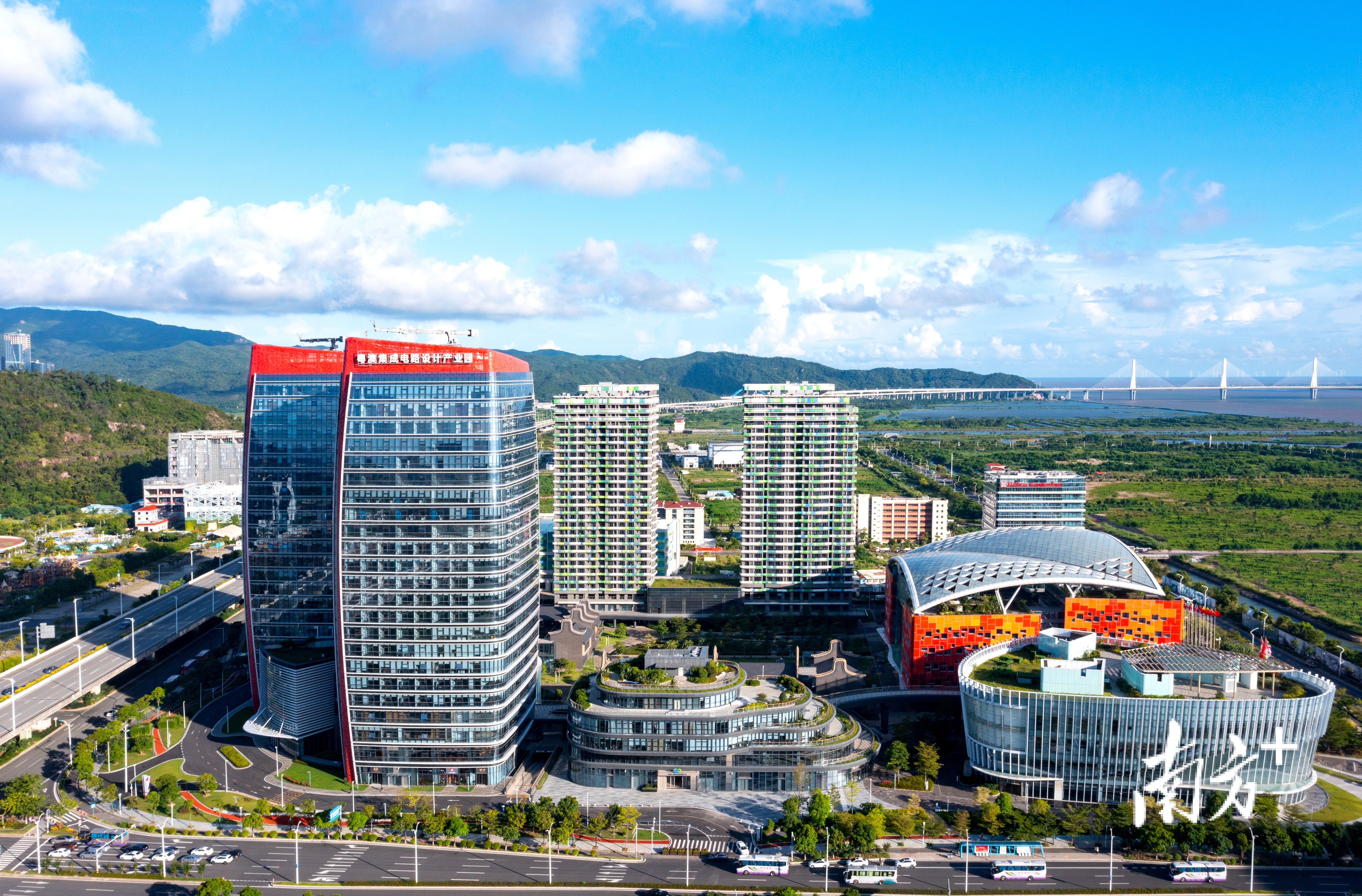 集创北方、璧仞科技等超80家集成电路企业、平台已落户粤澳集成电路设计产业园。 集创北方、璧仞科技等超80家集成电路企业、平台已落户粤澳集成电路设计产业园。