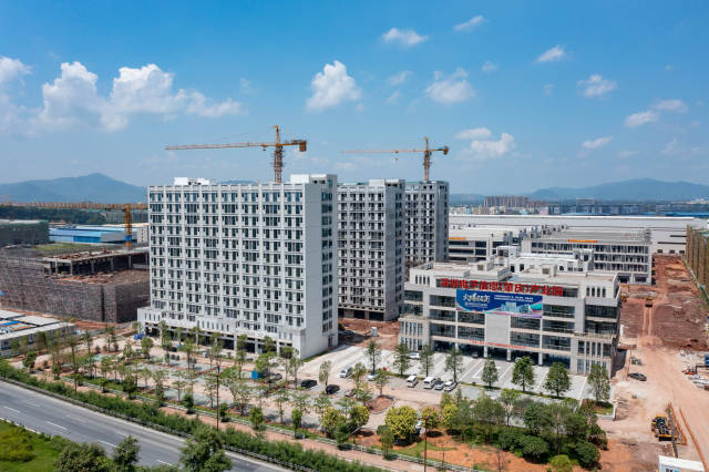肇庆将在广东省(肇庆)大型产业集聚区市管片区建设超1000亩的低空经济科技产业园。图为市管起步区莲富产业园。廖文奕 摄