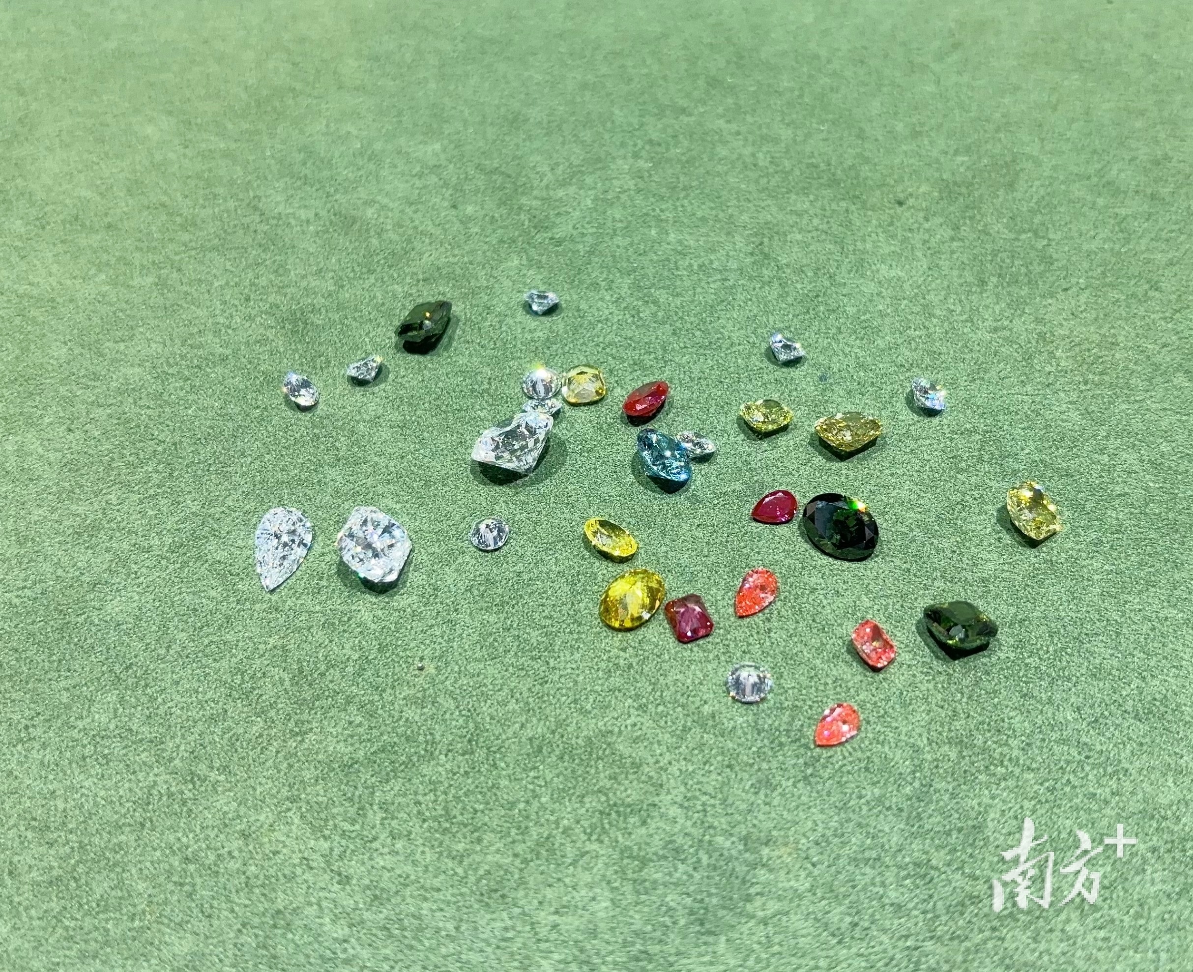 千元实现“克拉钻自由”，性价比之选还是“新智商税”？