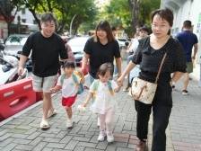 图集｜江门学子开学啦！来看看谁在校门口哭鼻子