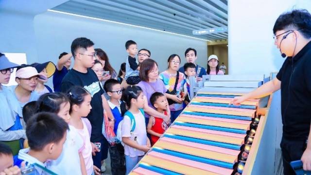 宝安开展“生态游学暨政府开放日”主题活动
