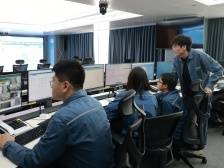 与台风赛跑，茂名供电局争分夺秒保供电