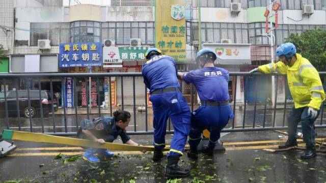 琼州海峡启动复航专班全力支援海南救灾复产
