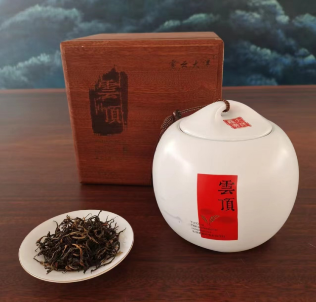 揭西县云顶茗茶叶业余相助社推出的茶产物。