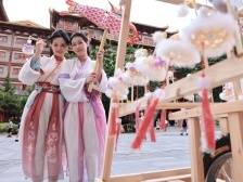 视频｜持续到9月15日！快穿上汉服来一场市中心的中秋游园