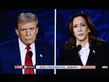 谁赢了？特朗普哈里斯握手开辩，“雷语”频出｜大选观察团