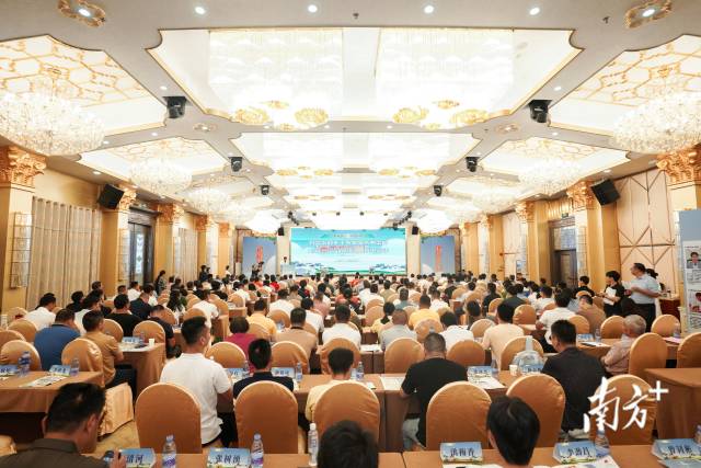 万名农村乡土专家服务典型村助力“百千万工程”推进活动现场