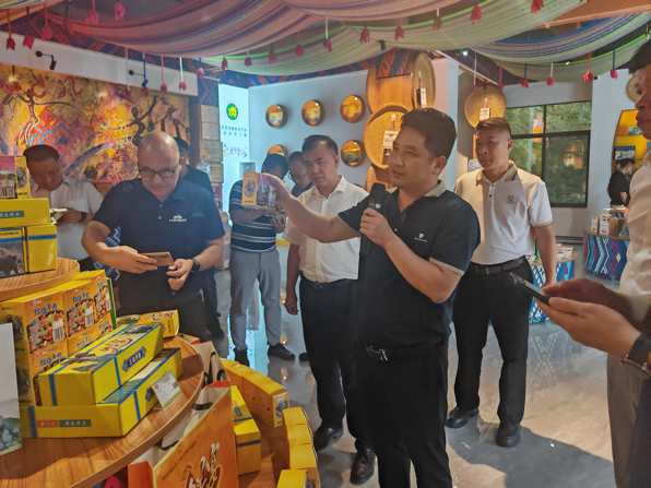 考察团参观广西清养泉食品有限公司