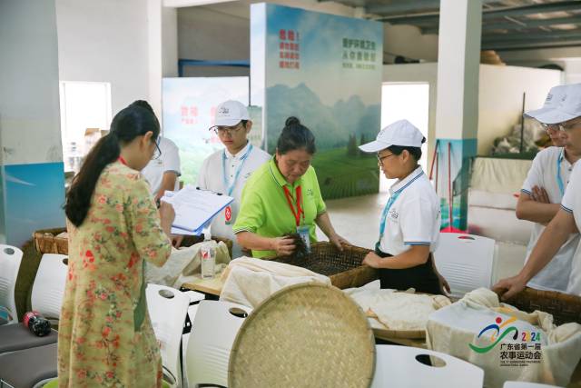 为青少年营造清朗网络空间
