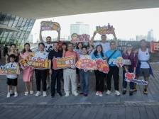 中外友人齐聚“白鹅潭”，在中秋佳节体验湾区文化艺术气息