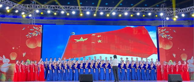 合唱歌曲《歌唱祖国》。